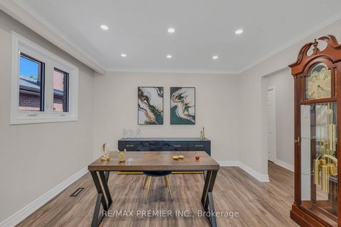 Photo 7 at 62 Keegan Crescent, York University Heights, Toronto