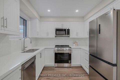 Photo 9 at 62 Keegan Crescent, York University Heights, Toronto