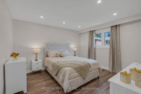 Photo 10 at 62 Keegan Crescent, York University Heights, Toronto