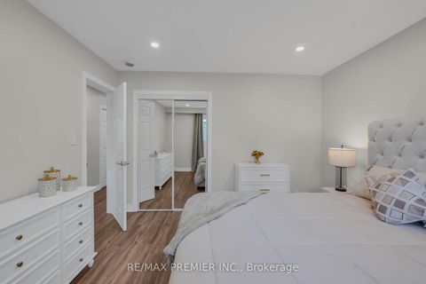 Photo 11 at 62 Keegan Crescent, York University Heights, Toronto