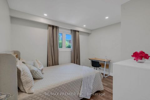 Photo 12 at 62 Keegan Crescent, York University Heights, Toronto