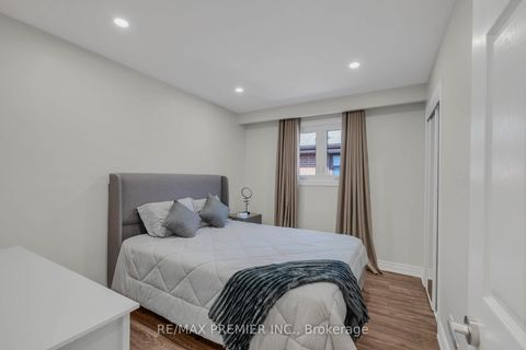 Photo 13 at 62 Keegan Crescent, York University Heights, Toronto