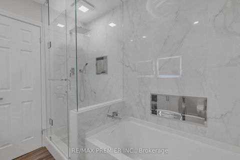 Photo 15 at 62 Keegan Crescent, York University Heights, Toronto