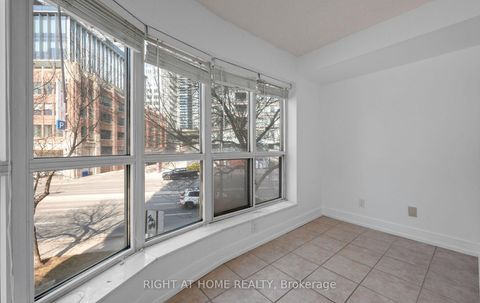 Photo 22 at 219 - 600 Queens Quay, Waterfront Communities C1, Toronto