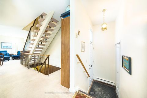Photo 3 at 19 Candy Court Way, Newtonbrook West, Toronto