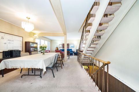 Photo 12 at 19 Candy Court Way, Newtonbrook West, Toronto