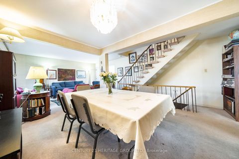Photo 13 at 19 Candy Court Way, Newtonbrook West, Toronto