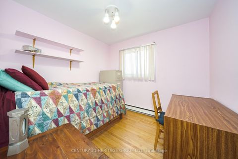 Photo 20 at 19 Candy Court Way, Newtonbrook West, Toronto