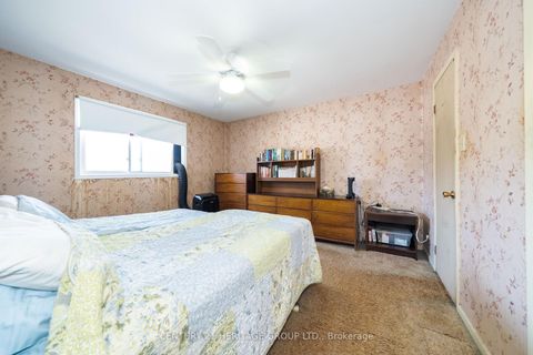 Photo 23 at 19 Candy Court Way, Newtonbrook West, Toronto