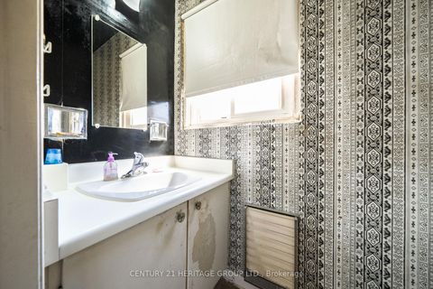 Photo 26 at 19 Candy Court Way, Newtonbrook West, Toronto