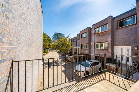 Photo 37 at 19 Candy Court Way, Newtonbrook West, Toronto