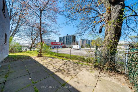 Photo 39 at 19 Candy Court Way, Newtonbrook West, Toronto