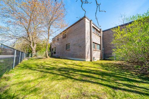 Photo 43 at 19 Candy Court Way, Newtonbrook West, Toronto