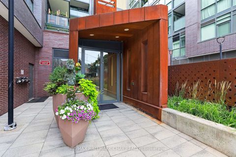 Photo 3 at 523 - 38 Howard Park Avenue, Roncesvalles, Toronto