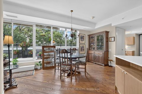 Photo 12 at 523 - 38 Howard Park Avenue, Roncesvalles, Toronto