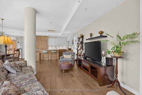 Photo 16 at 523 - 38 Howard Park Avenue, Roncesvalles, Toronto