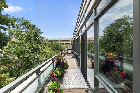 Photo 19 at 523 - 38 Howard Park Avenue, Roncesvalles, Toronto