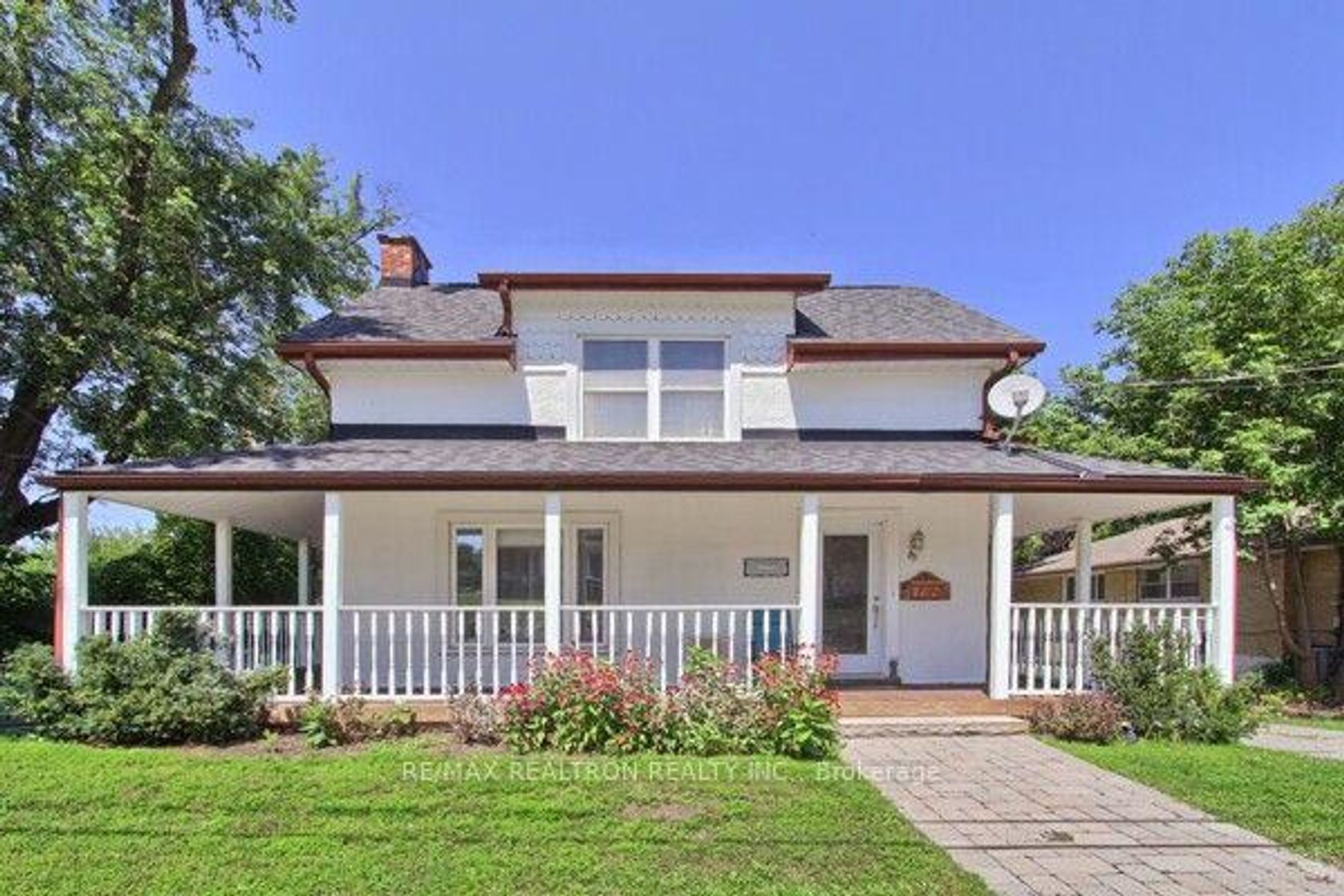 771 Gorham Street, College Manor, Newmarket photo 2