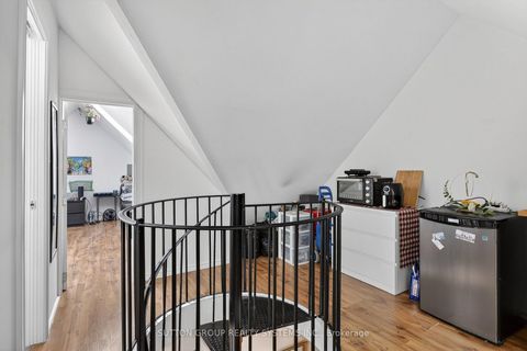 Photo 18 at 32 Green Lanes, City Centre West, Toronto
