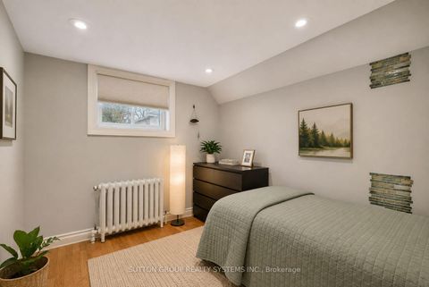 Photo 25 at 32 Green Lanes, City Centre West, Toronto