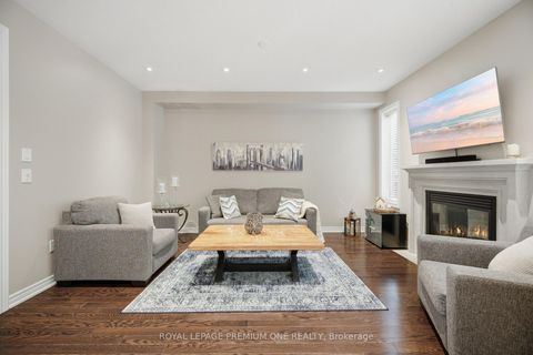 Photo 13 at 114 Bellini Avenue, Vellore Village, Vaughan