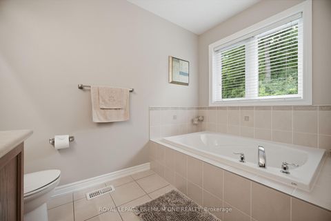 Photo 25 at 114 Bellini Avenue, Vellore Village, Vaughan