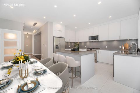 Photo 3 at 6 Vitlor Drive, Oak Ridges, Richmond Hill