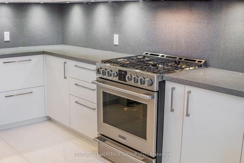 Photo 5 at 6 Vitlor Drive, Oak Ridges, Richmond Hill