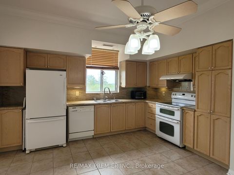 Photo 10 at 502 - 2506 Rutherford Road, Maple, Vaughan