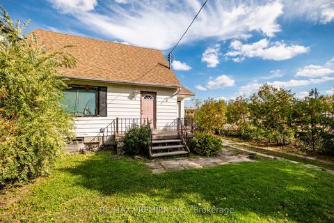 Photo 5 at 3 Parker Avenue, Oak Ridges, Richmond Hill