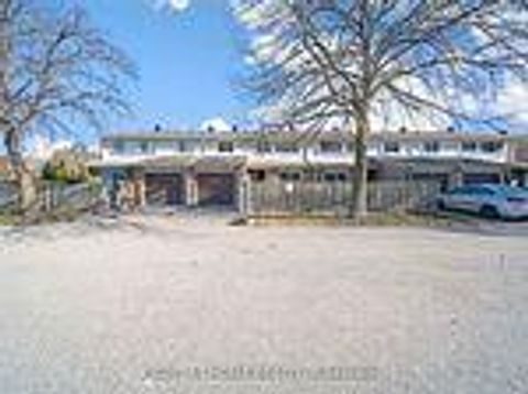 Photo 2 at 12 Lace Fern Way, Don Valley Village, Toronto