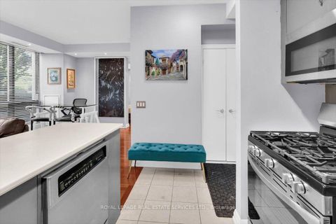 Photo 7 at 108 - 3 Mcalpine Street, Annex, Toronto