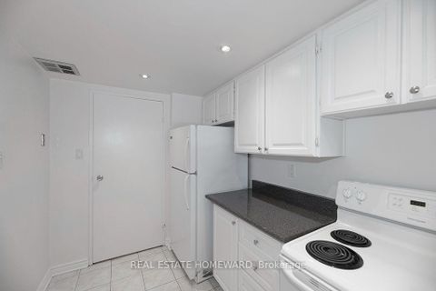 Photo 10 at 1219 - 77 Maitland Place, South St. James Town, Toronto