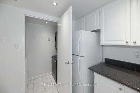 Photo 11 at 1219 - 77 Maitland Place, South St. James Town, Toronto
