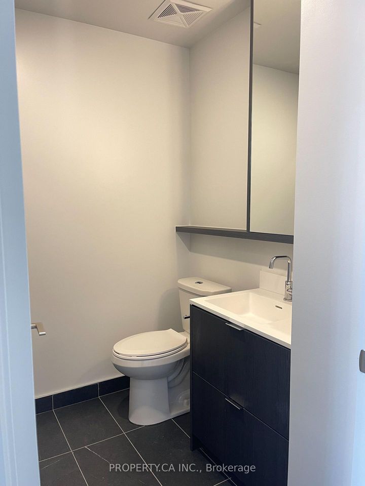 Photo 1 at 224 - 6 Greenbriar Road, Bayview Village, Toronto