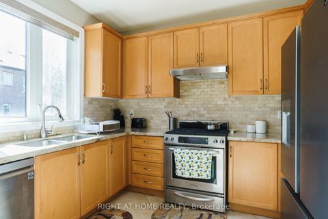 Photo 5 at 139 Bellini Avenue, Vellore Village, Vaughan