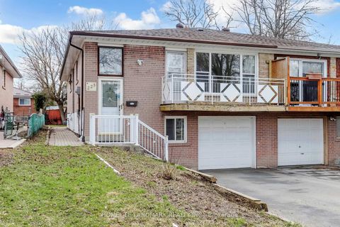 Photo 2 at 225 Pineway Boulevard, Steeles, Toronto