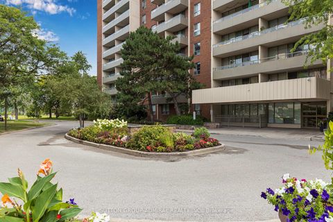 Photo 2 at 513 - 1 Four Winds Drive, York University Heights, Toronto