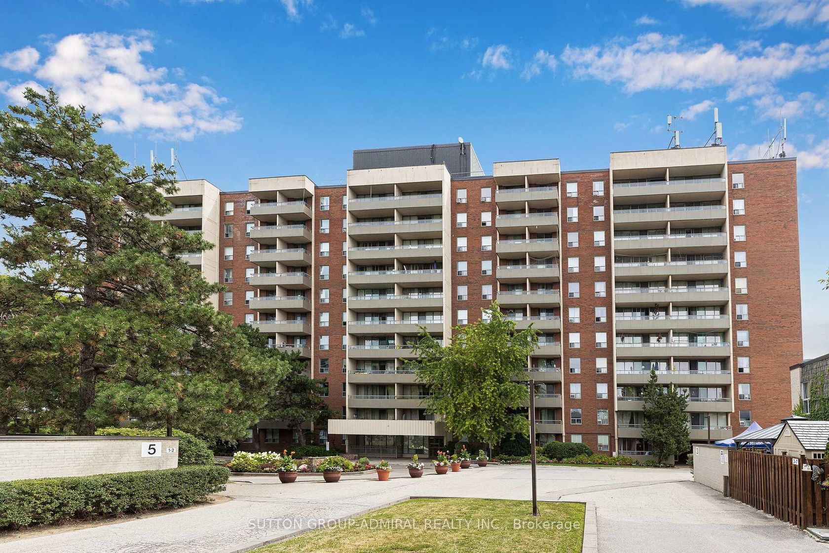 513 - 1 Four Winds Drive, York University Heights, Toronto 