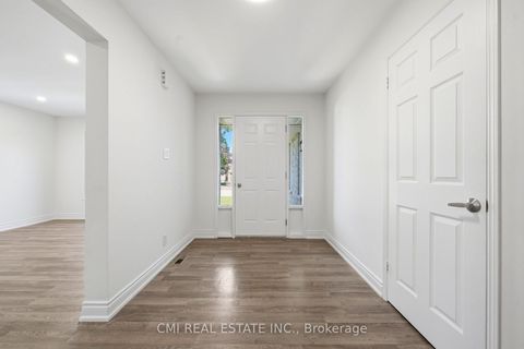 Photo 5 at 39 Camrose Drive, Keswick South, Georgina