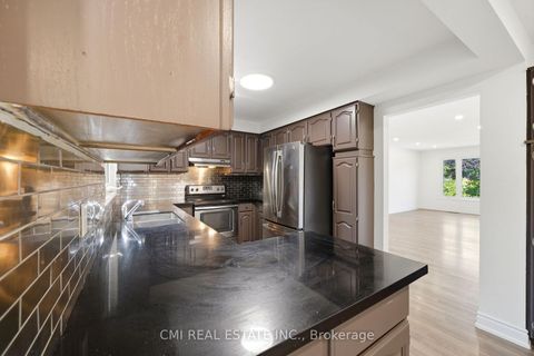 Photo 10 at 39 Camrose Drive, Keswick South, Georgina