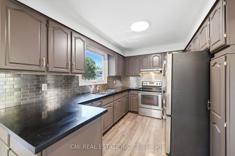 Photo 11 at 39 Camrose Drive, Keswick South, Georgina