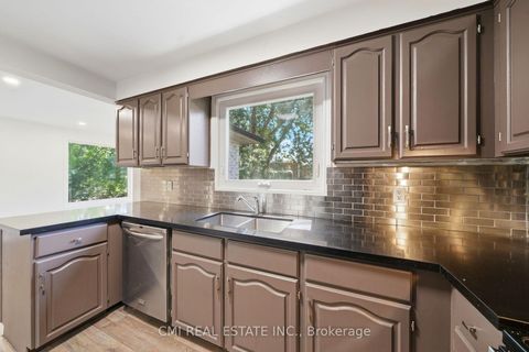 Photo 12 at 39 Camrose Drive, Keswick South, Georgina
