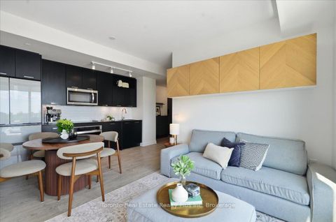 Photo 12 at 304 - 120 Eagle Rock Way, Rural Vaughan, Vaughan