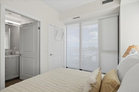 Photo 18 at 304 - 120 Eagle Rock Way, Rural Vaughan, Vaughan