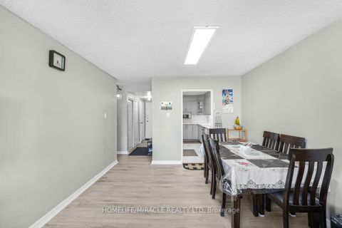 Photo 14 at 903 - 40 Panorama Court, Jamestown, Toronto