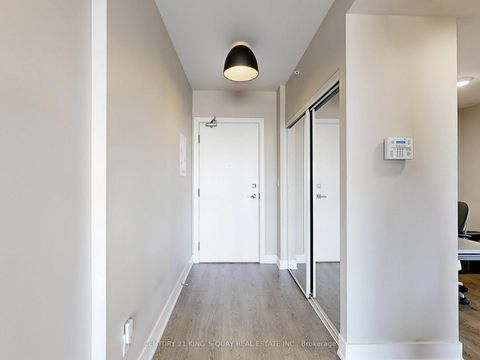 Photo 5 at 915 - 99 The Donway W, Don Mills, Toronto