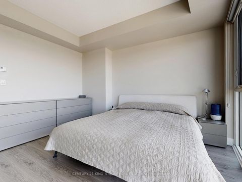 Photo 15 at 915 - 99 The Donway W, Don Mills, Toronto