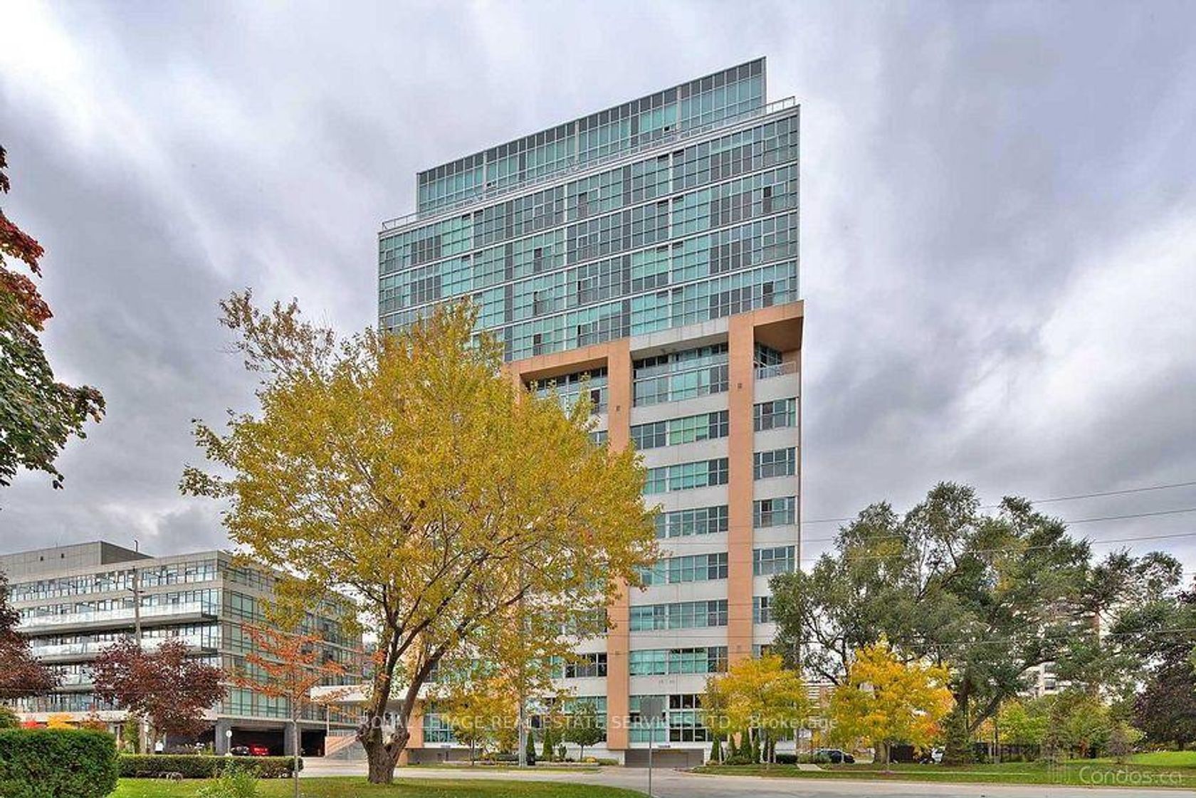 316 - 2 Fieldway Road, City Centre West, Toronto photo number 2