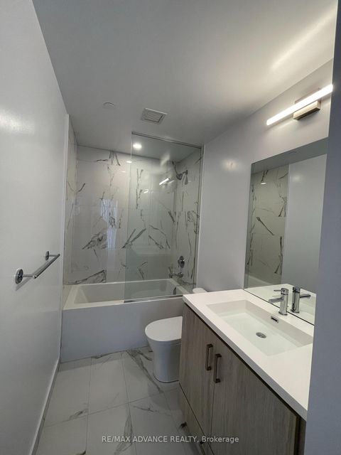 Photo 7 at 521 - 10 Honeycrisp Crescent, Vaughan Corporate Centre, Vaughan